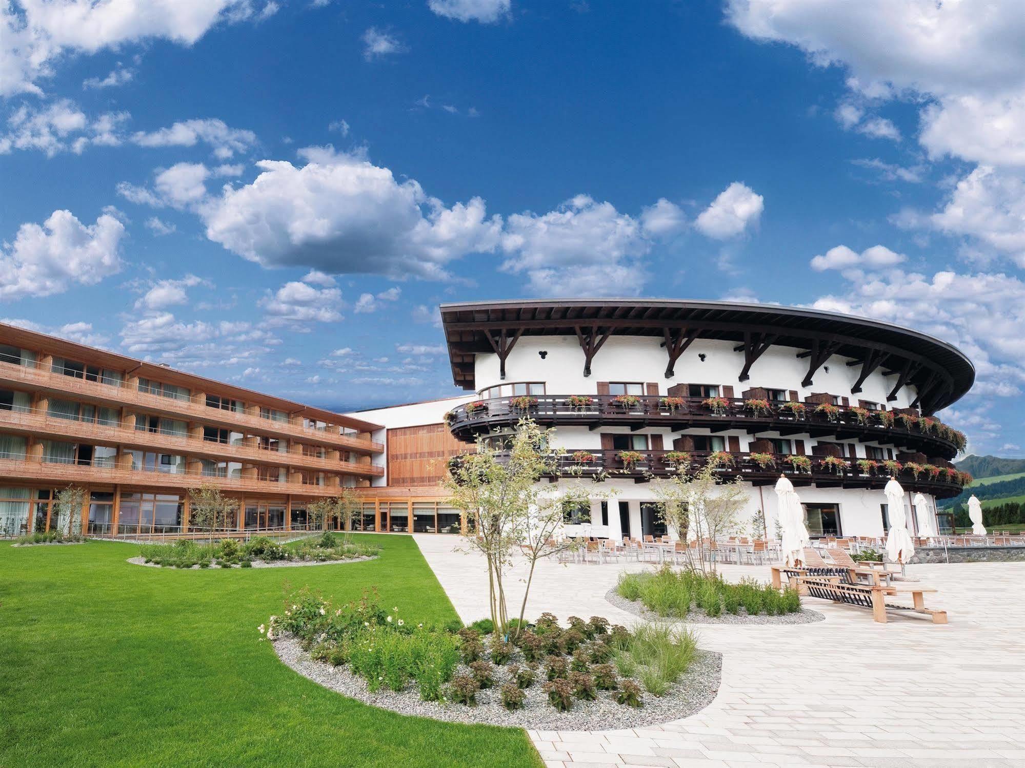 A-Rosa Ifen Hotel Kleinwalsertal Hirschegg (Vorarlberg) Exterior foto The Hotel Axelmannstein